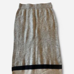 Elegant Gray Pencil Skirt with Black Accent